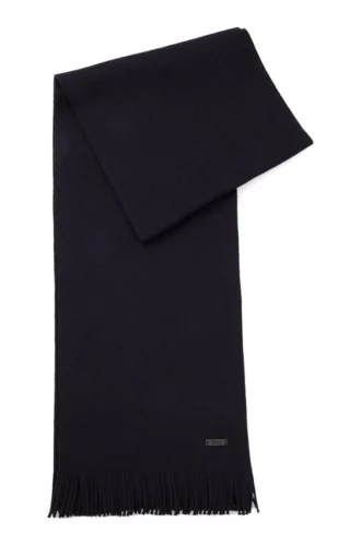 Raschel-knit scarf in virgin wool