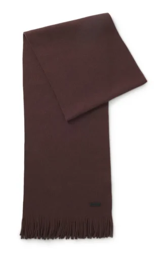 Raschel-knit scarf in virgin wool