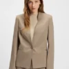 Regular-fit blazer with hardware button
