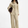 Regular-fit blouse with concealed closure