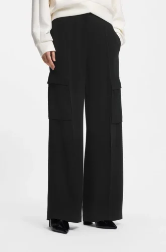 Regular-fit trousers with cargo pockets