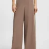 Regular-fit trousers with colour-blocking