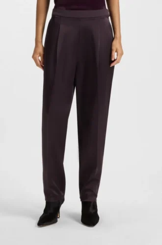 Regular-fit trousers with tapered leg