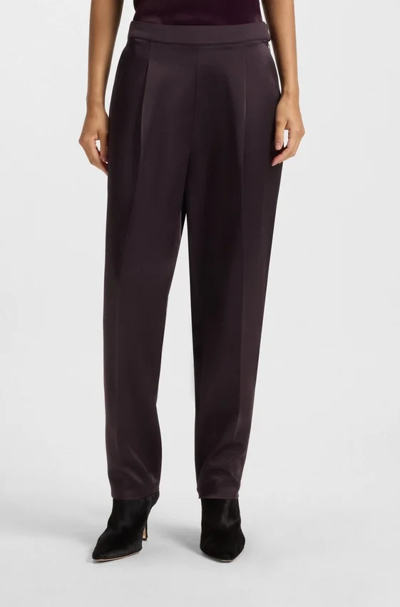 Regular-fit trousers with tapered leg Regular-fit trousers with tapered leg