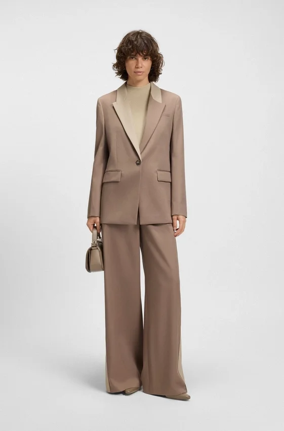 Relaxed-fit blazer with colour-blocked lapel Relaxed-fit blazer with colour-blocked lapel
