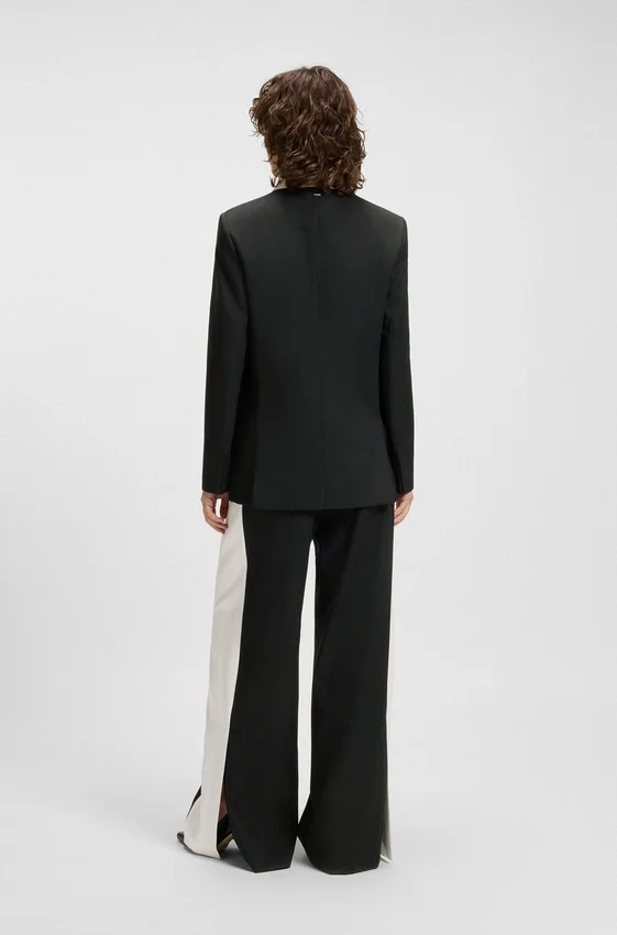 Relaxed-fit blazer with colour-blocked lapel Relaxed-fit blazer with colour-blocked lapel