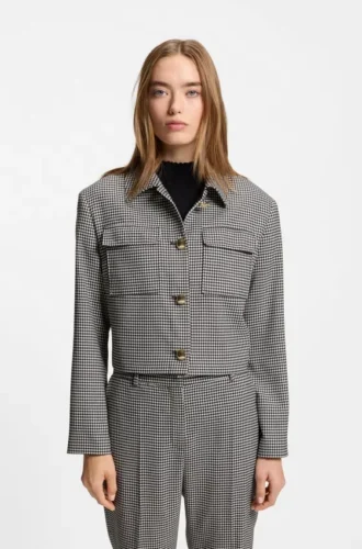 Relaxed-fit blazer with cropped length