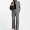 Relaxed-fit blazer with cropped length Relaxed-fit blazer with cropped length