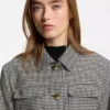 Relaxed-fit blazer with cropped length Relaxed-fit blazer with cropped length