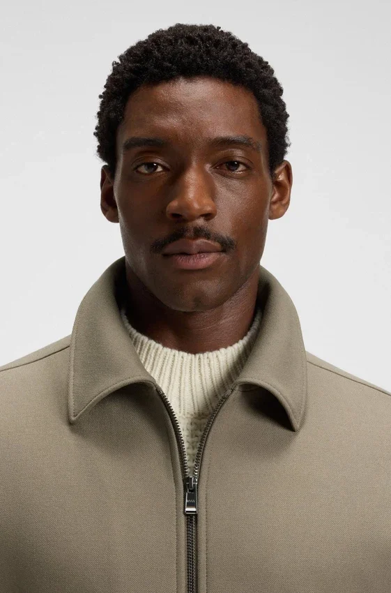 Relaxed-fit jacket in stretch fabric with wing collar Relaxed-fit jacket in stretch fabric with wing collar