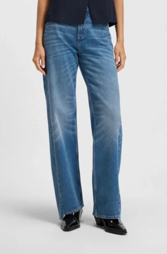 Relaxed-fit jeans with stepped hems