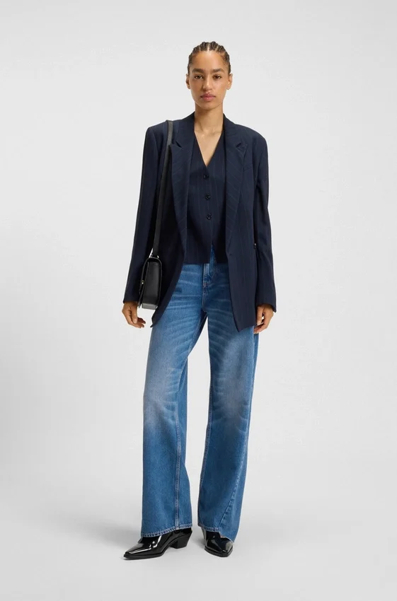 Relaxed-fit jeans with stepped hems Relaxed-fit jeans with stepped hems