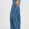 Relaxed-fit jeans with stepped hems Relaxed-fit jeans with stepped hems