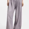 Relaxed-fit jeans with wide leg Relaxed-fit jeans with wide leg