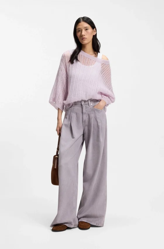 Relaxed-fit jeans with wide leg Relaxed-fit jeans with wide leg