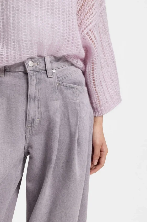 Relaxed-fit jeans with wide leg Relaxed-fit jeans with wide leg