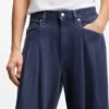 Relaxed-fit jeans with wide leg Relaxed-fit jeans with wide leg