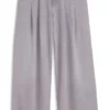 Relaxed-fit jeans with wide leg Relaxed-fit jeans with wide leg