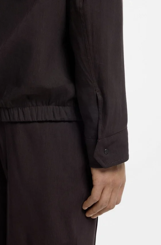Relaxed-fit overshirt in a linen blend Relaxed-fit overshirt in a linen blend