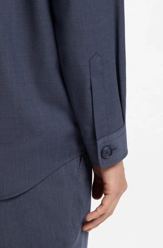 Relaxed-fit overshirt in washable virgin wool Relaxed-fit overshirt in washable virgin wool