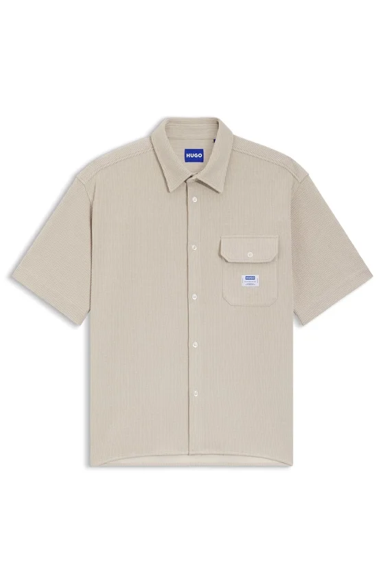 Relaxed-fit shirt in a waffle-structured cotton Relaxed-fit shirt in a waffle-structured cotton