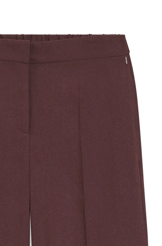 Relaxed-fit shorts in a linen blend Relaxed-fit shorts in a linen blend