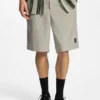 Relaxed-fit shorts with houndstooth pattern