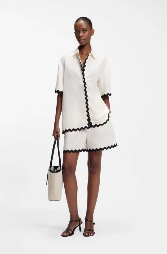 Relaxed-fit shorts with zigzag tape Relaxed-fit shorts with zigzag tape