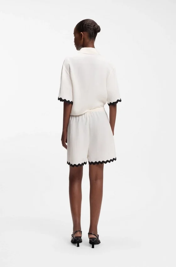 Relaxed-fit shorts with zigzag tape Relaxed-fit shorts with zigzag tape