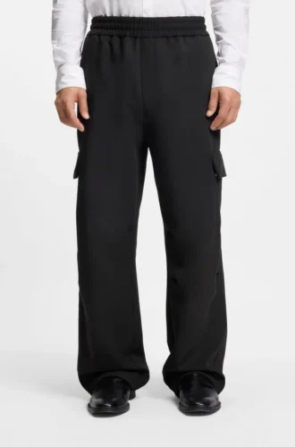 Relaxed-fit trousers with cargo pockets