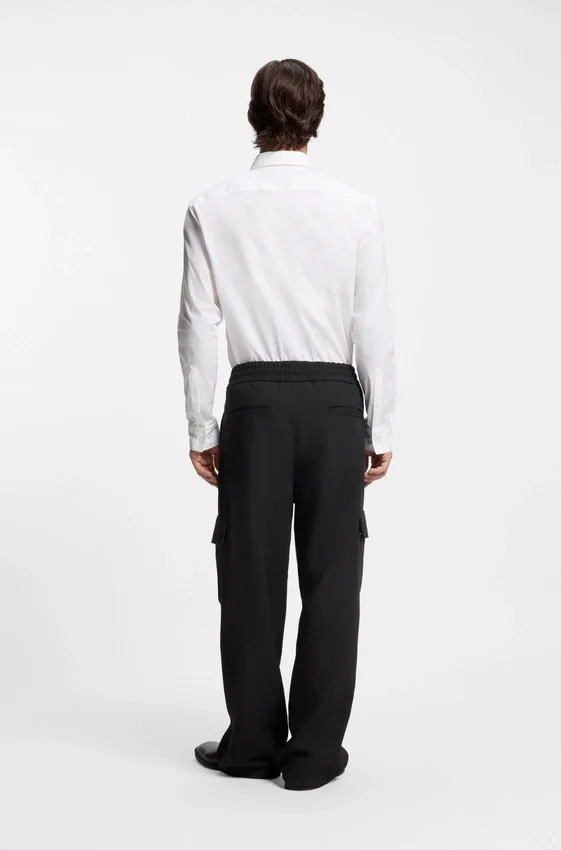 Relaxed-fit trousers with cargo pockets Relaxed-fit trousers with cargo pockets