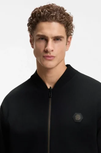 Reversible jacket with comfort fit