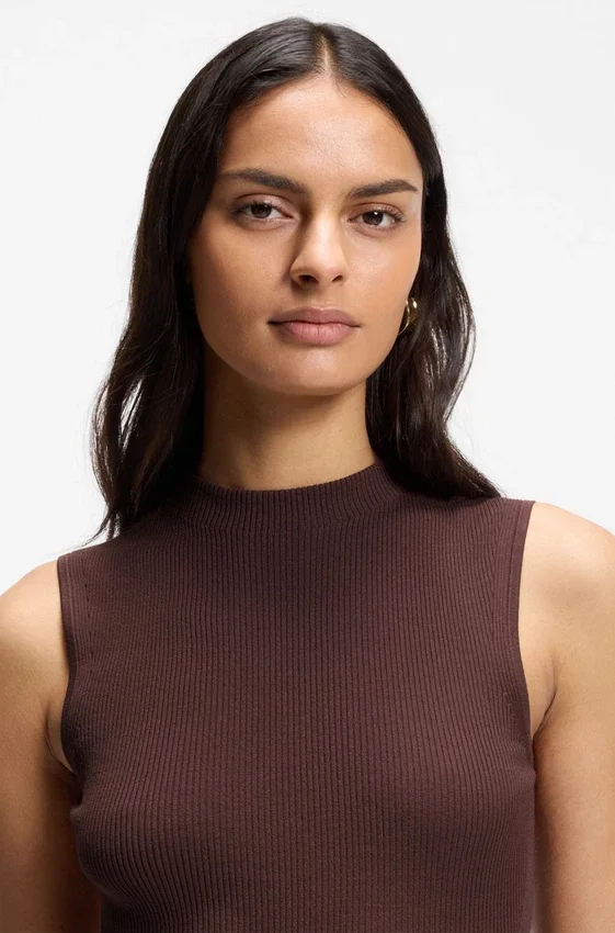 Ribbed top with mock neckline Ribbed top with mock neckline