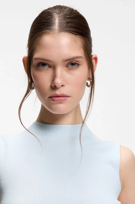 Ribbed top with mock neckline Ribbed top with mock neckline