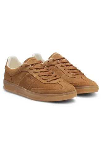 Rubber-sole trainers in suede