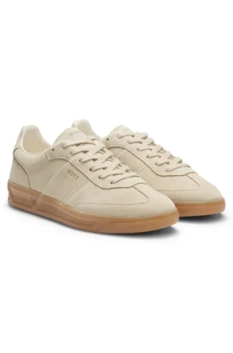 Rubber-sole trainers in suede