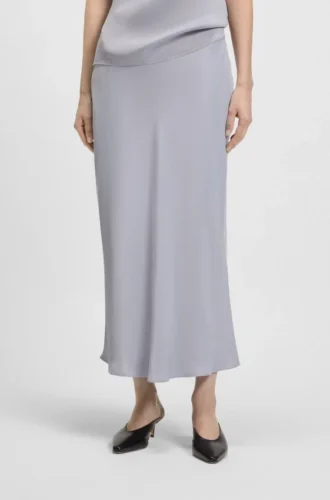 Satin skirt in a regular fit