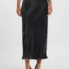 Satin skirt in a regular fit