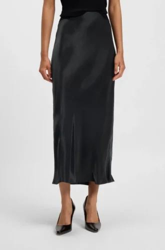Satin skirt in a regular fit