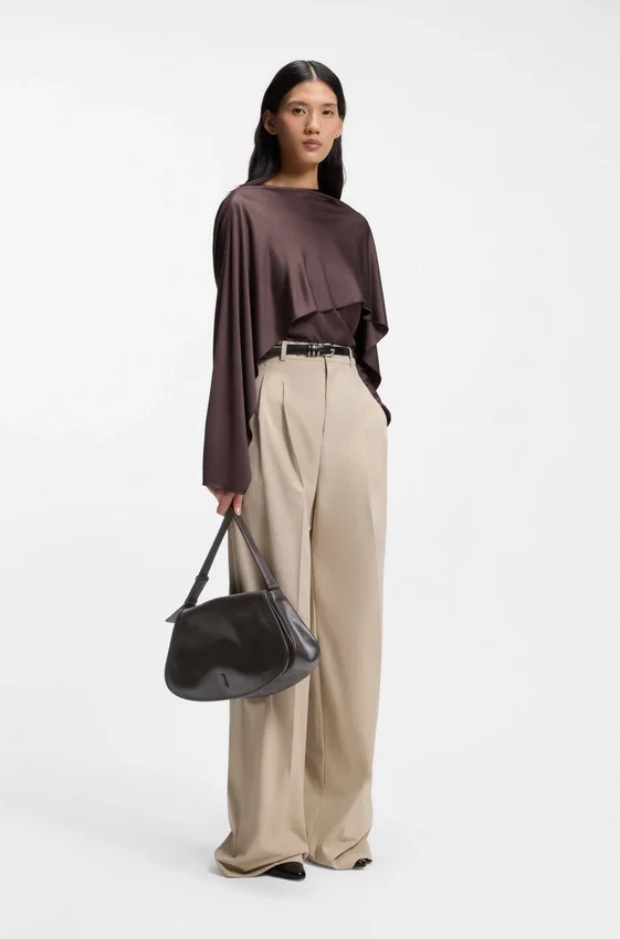 Shoulder bag in smooth leather Shoulder bag in smooth leather