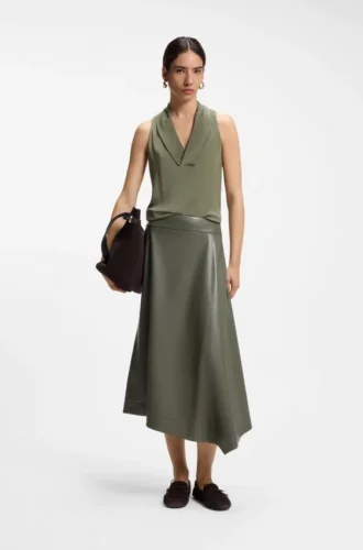 Sleeveless blouse in sandwashed silk with V neckline