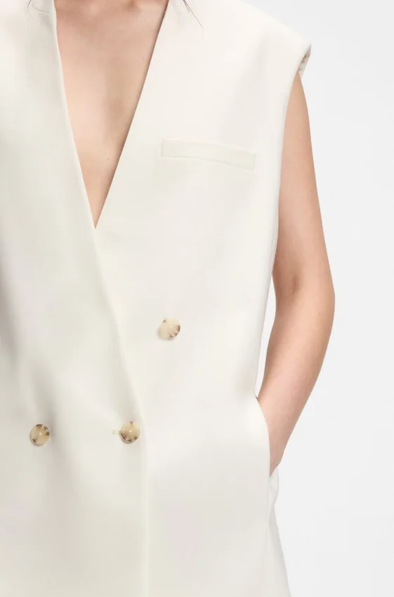 Sleeveless relaxed-fit blazer in a wool blend Sleeveless relaxed-fit blazer in a wool blend