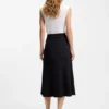 Sleeveless slim-fit blouse in a cotton blend