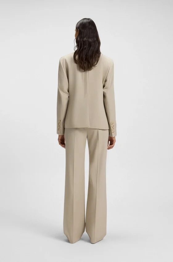 Slim-fit blazer in virgin-wool twill Slim-fit blazer in virgin-wool twill