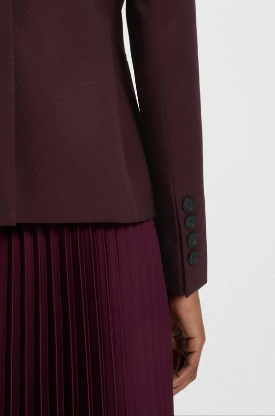 Slim-fit blazer in virgin-wool twill Slim-fit blazer in virgin-wool twill
