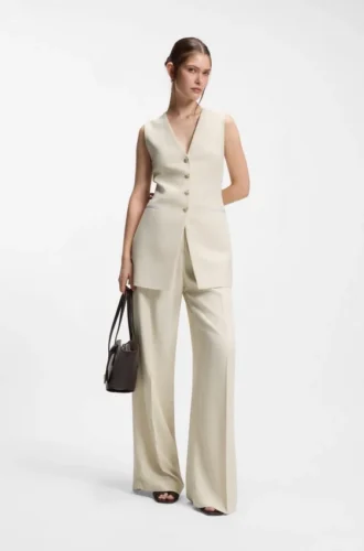 Slim-fit blazer with sleeveless styling