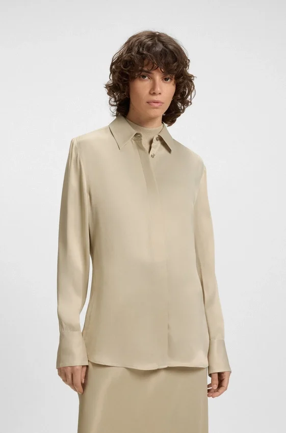 Slim-fit blouse in satin Slim-fit blouse in satin