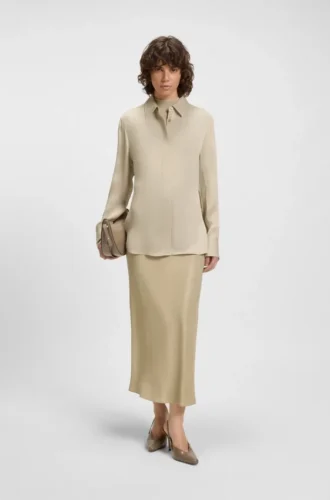 Slim-fit blouse in satin