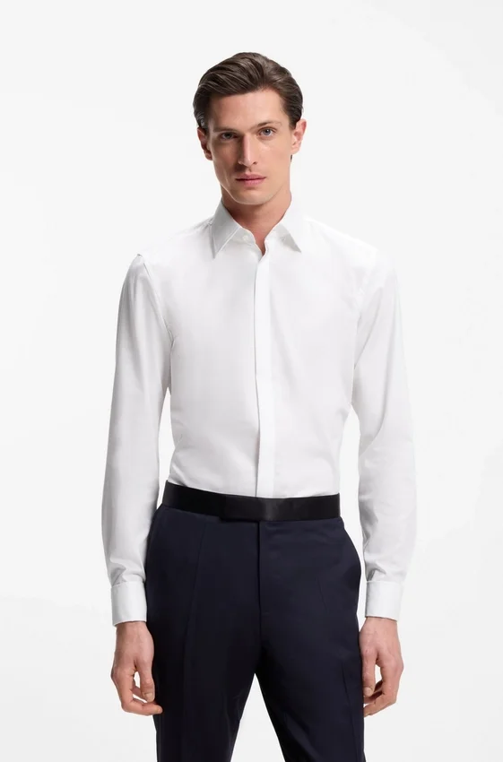 Slim-fit dress shirt in easy-iron stretch cotton Slim-fit dress shirt in easy-iron stretch cotton