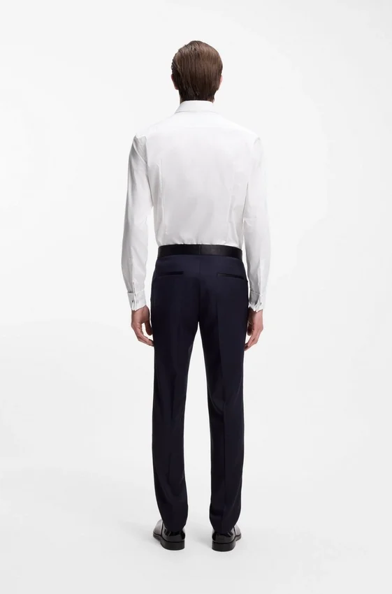 Slim-fit dress shirt in easy-iron stretch cotton Slim-fit dress shirt in easy-iron stretch cotton